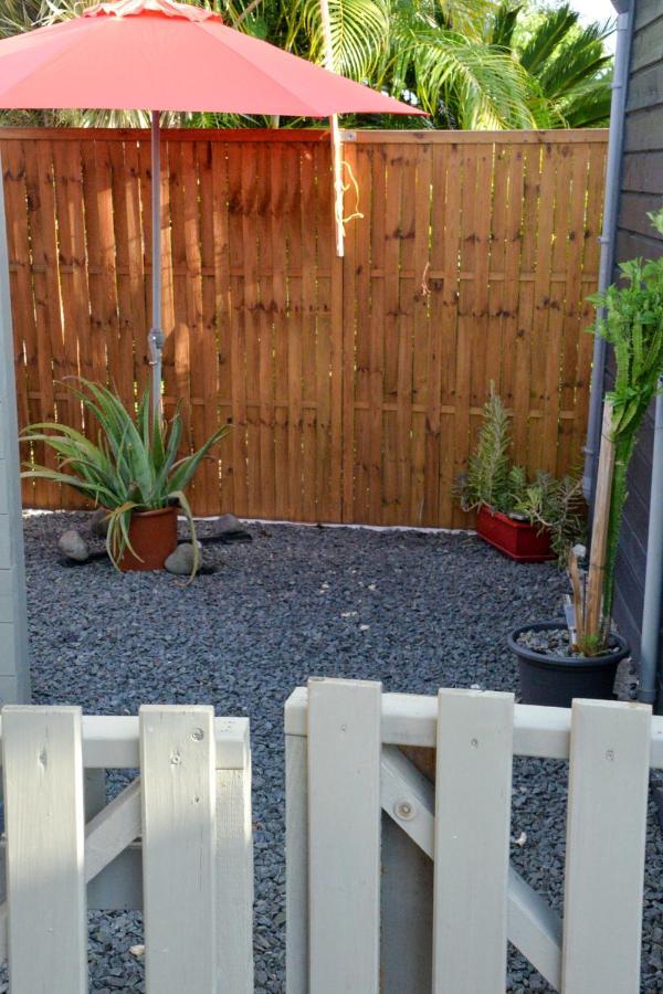 Bungalow La Perle - Jacuzzi - Piscine Saint-Francois  Exterior foto